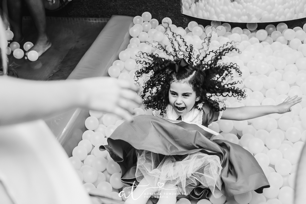 fotografia-festa-infantil-rj, tema-alice-no-pais-das-maravihas, fotografia-de-familia, adriana-tomzhinski-fotografia, foto-aniversario-infantil, fotografo-aniversario-infantil, casa-de-festas-espaco-baoba, tijuca