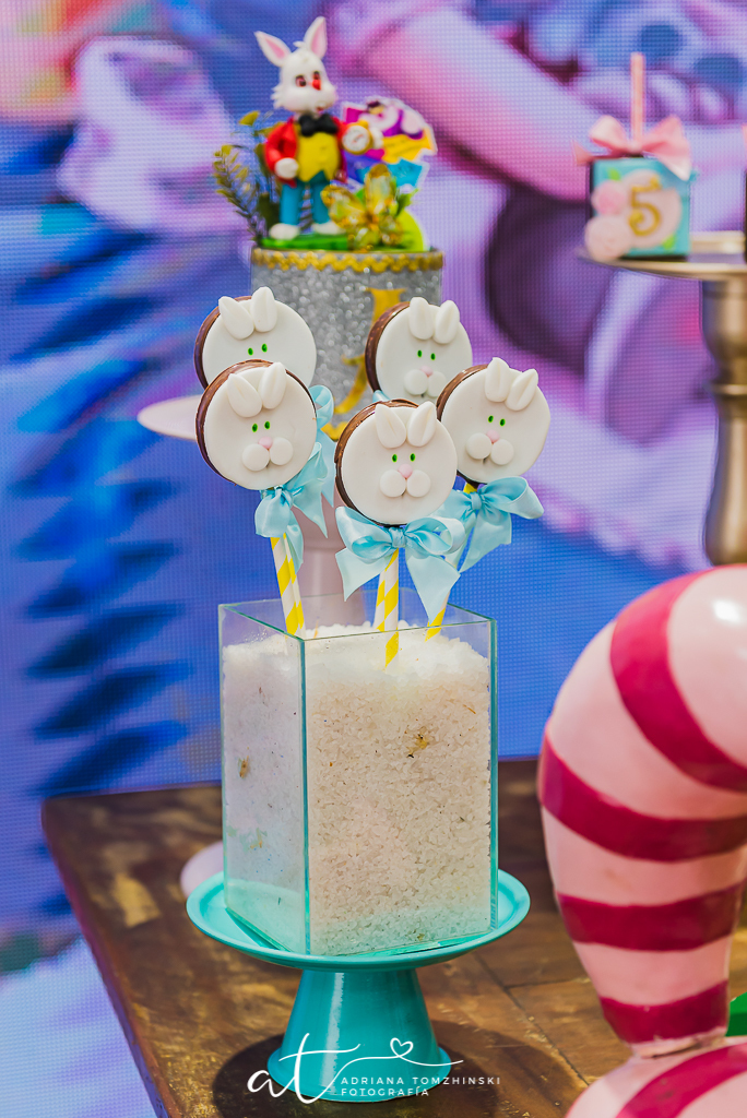 fotografia-festa-infantil-rj, tema-alice-no-pais-das-maravihas, fotografia-de-familia, adriana-tomzhinski-fotografia, foto-aniversario-infantil, fotografo-aniversario-infantil, casa-de-festas-espaco-baoba, tijuca