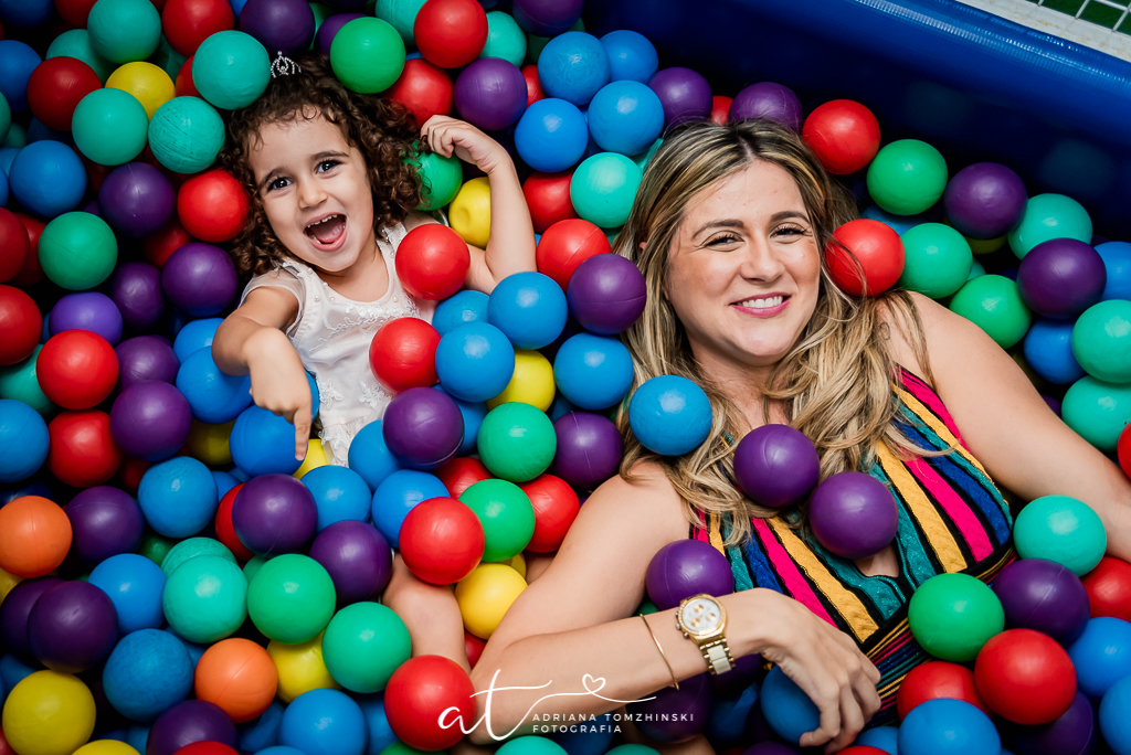 fotografia-festa-infantil-rj, tema-peppa-pig, fotografia-de-familia, adriana-tomzhinski-fotografia, foto-aniversario-infantil, fotografo-aniversario-infantil, casa-de-festas-imaginarte-copacabana