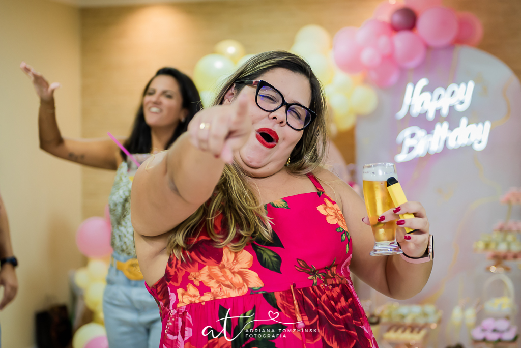 fotografia-festa-adulto-rj, tema-rosa, fotografia-de-familia, adriana-tomzhinski-fotografia, foto-aniversario-adulto, fotografo-aniversario, festa-no-play