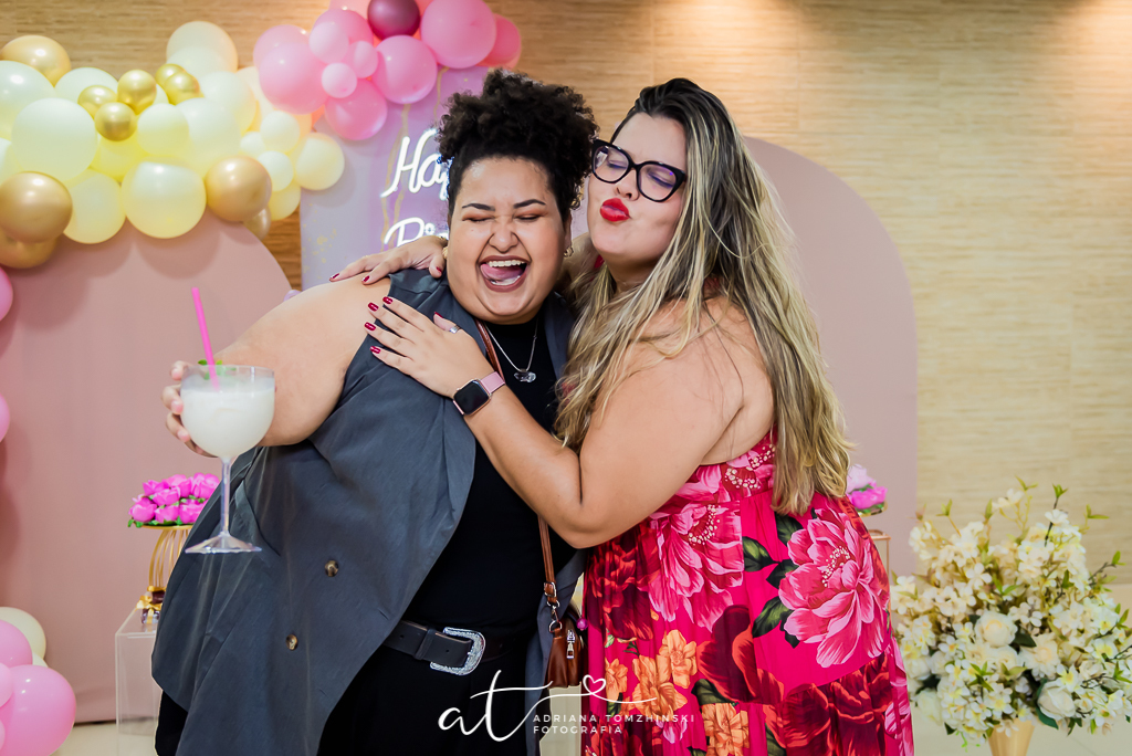 fotografia-festa-adulto-rj, tema-rosa, fotografia-de-familia, adriana-tomzhinski-fotografia, foto-aniversario-adulto, fotografo-aniversario, festa-no-play