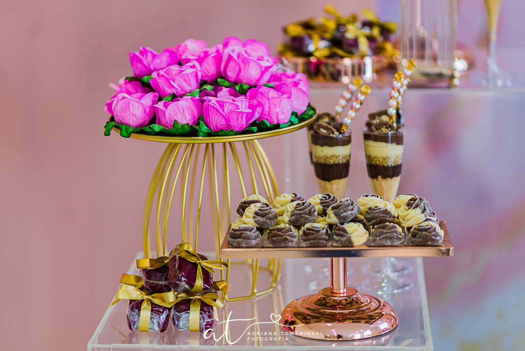 fotografia-festa-adulto-rj, tema-rosa, fotografia-de-familia, adriana-tomzhinski-fotografia, foto-aniversario-adulto, fotografo-aniversario, festa-no-play