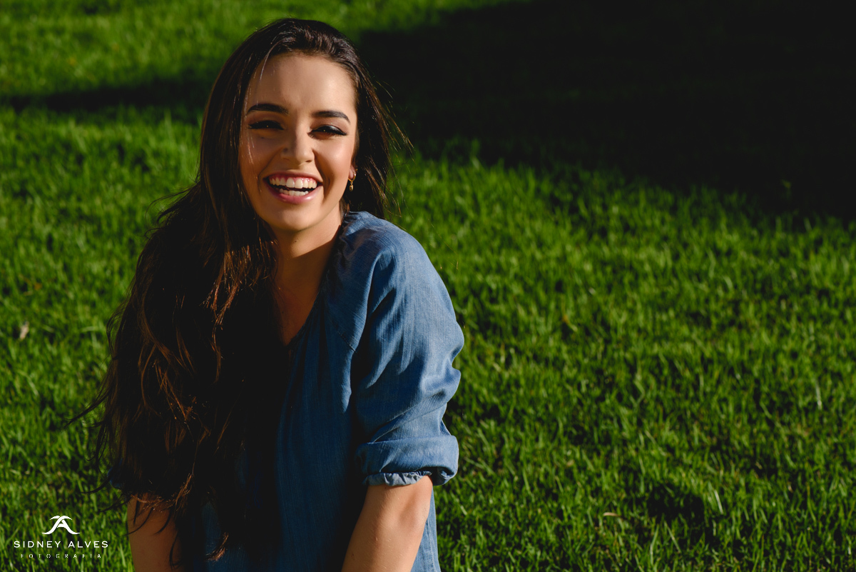 Mariana Cavalcanti rindo muito