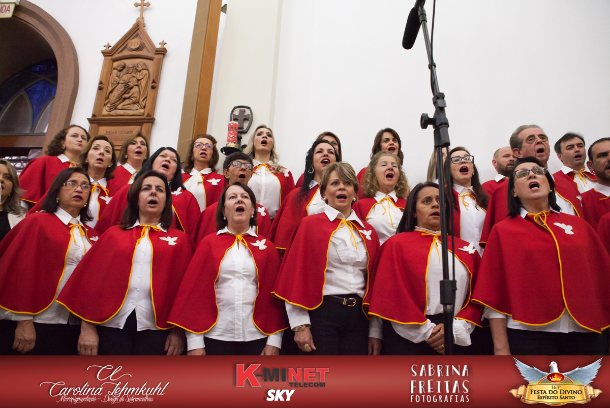 A Festa do Divino Espírito Santo em Santo Amaro da Imperatriz, estava maravilhosa, cobertura fotográfica com Sabrina Freitas Fotografias