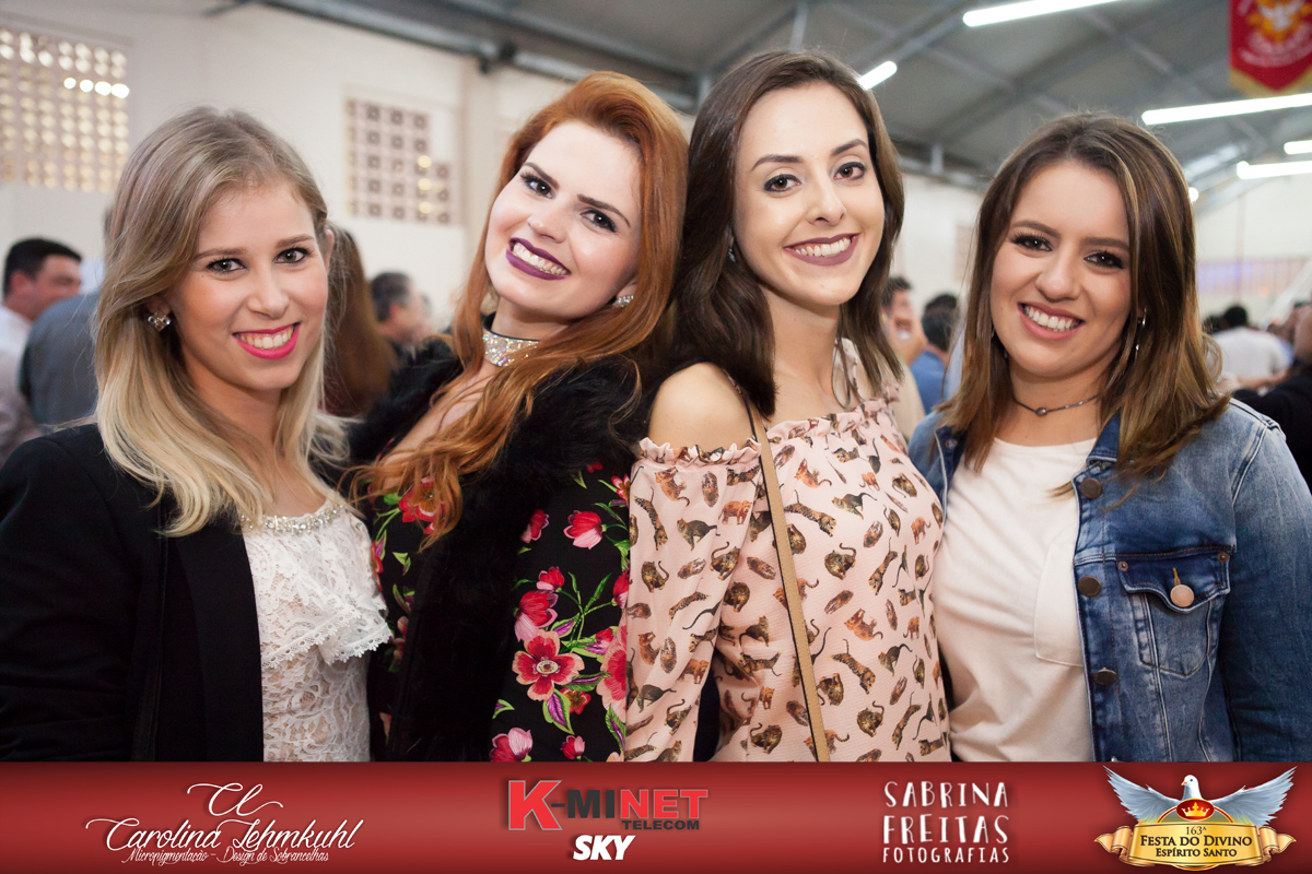 A Festa do Divino Espírito Santo em Santo Amaro da Imperatriz, estava maravilhosa, cobertura fotográfica com Sabrina Freitas Fotografias