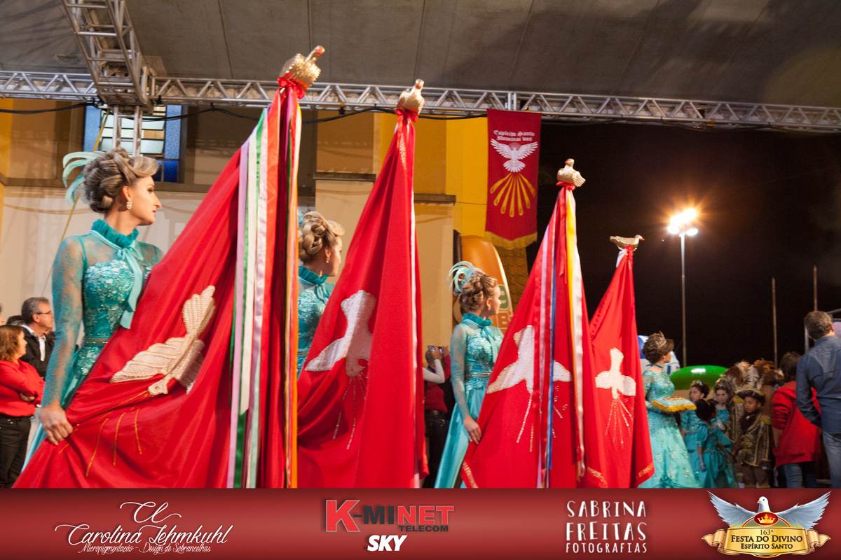 A Festa do Divino Espírito Santo em Santo Amaro da Imperatriz, estava maravilhosa, cobertura fotográfica com Sabrina Freitas Fotografias