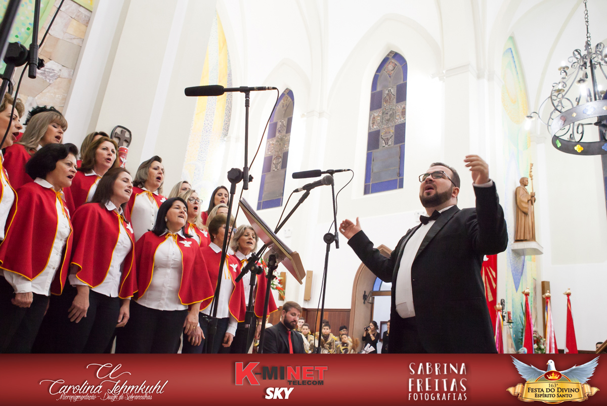 A Festa do Divino Espírito Santo em Santo Amaro da Imperatriz, estava maravilhosa, cobertura fotográfica com Sabrina Freitas Fotografias