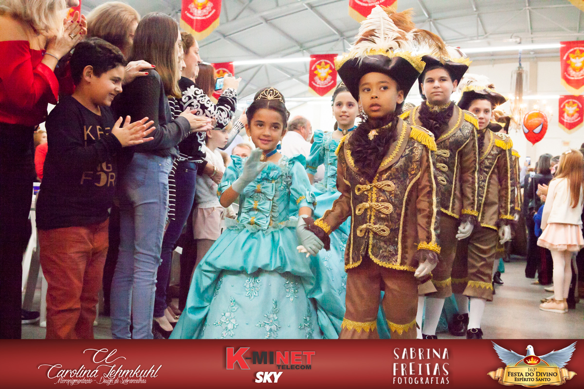 A Festa do Divino Espírito Santo em Santo Amaro da Imperatriz, estava maravilhosa, cobertura fotográfica com Sabrina Freitas Fotografias