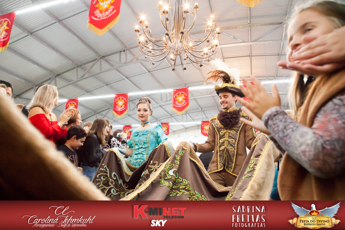 A Festa do Divino Espírito Santo em Santo Amaro da Imperatriz, estava maravilhosa, cobertura fotográfica com Sabrina Freitas Fotografias