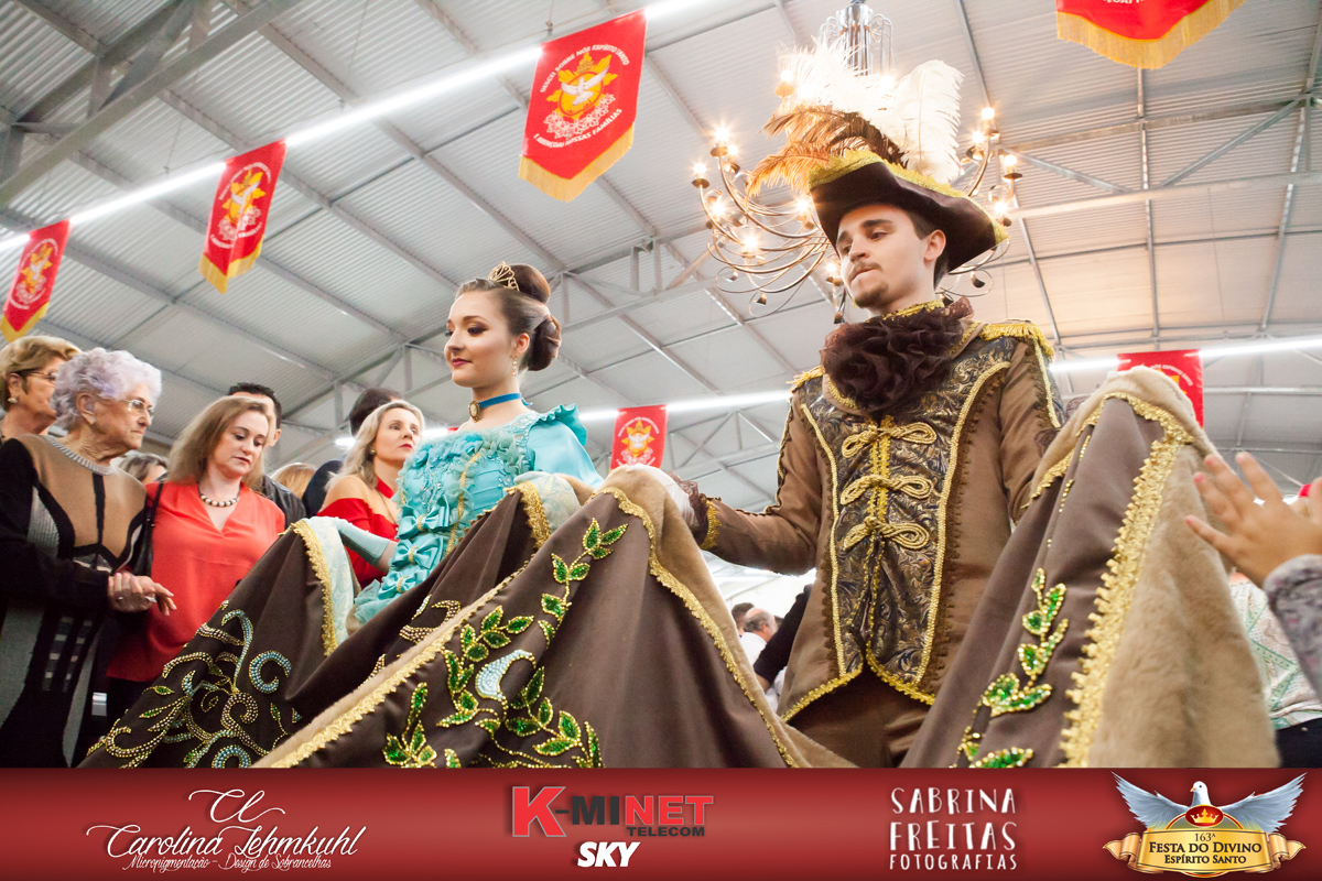 A Festa do Divino Espírito Santo em Santo Amaro da Imperatriz, estava maravilhosa, cobertura fotográfica com Sabrina Freitas Fotografias