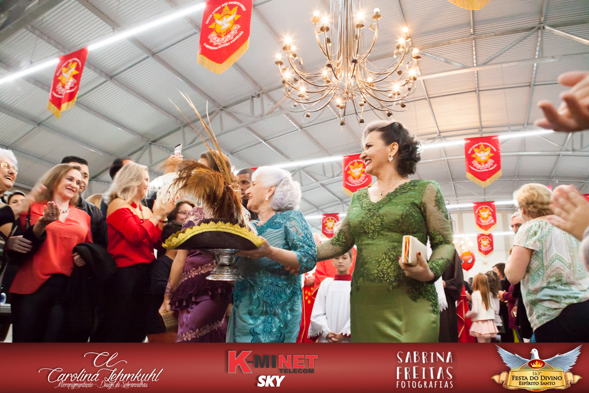 A Festa do Divino Espírito Santo em Santo Amaro da Imperatriz, estava maravilhosa, cobertura fotográfica com Sabrina Freitas Fotografias