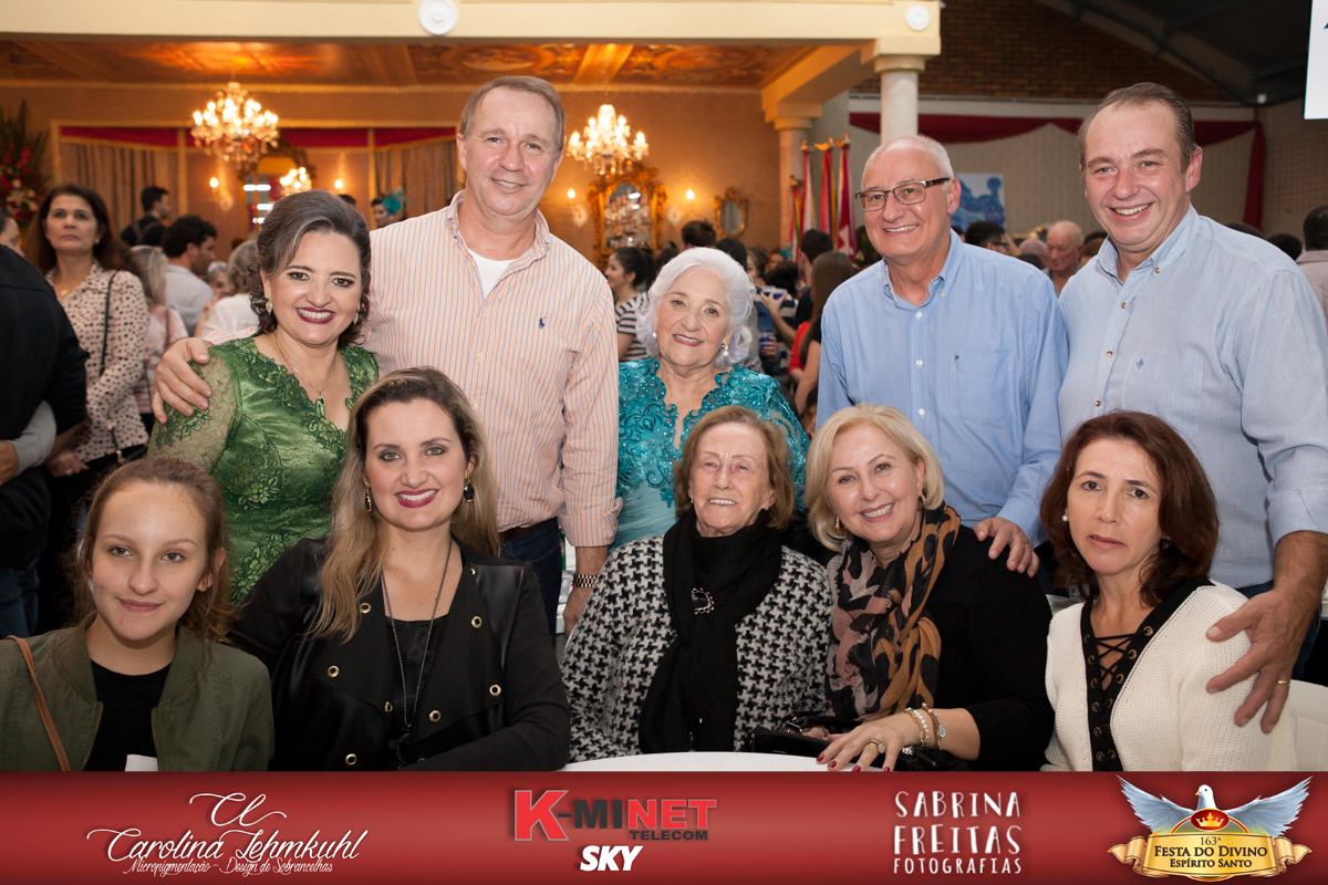 A Festa do Divino Espírito Santo em Santo Amaro da Imperatriz, estava maravilhosa, cobertura fotográfica com Sabrina Freitas Fotografias