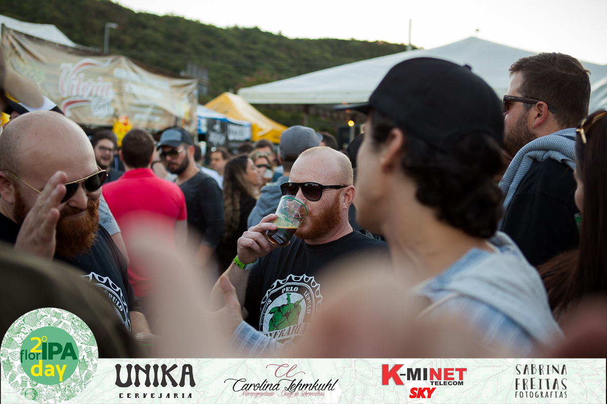Fotos do evento que aconteceu em Florianópolis - Estacionamento do Burger Break - 2ª Edição FlorIPA Day - Sabrina Freitas Fotografias