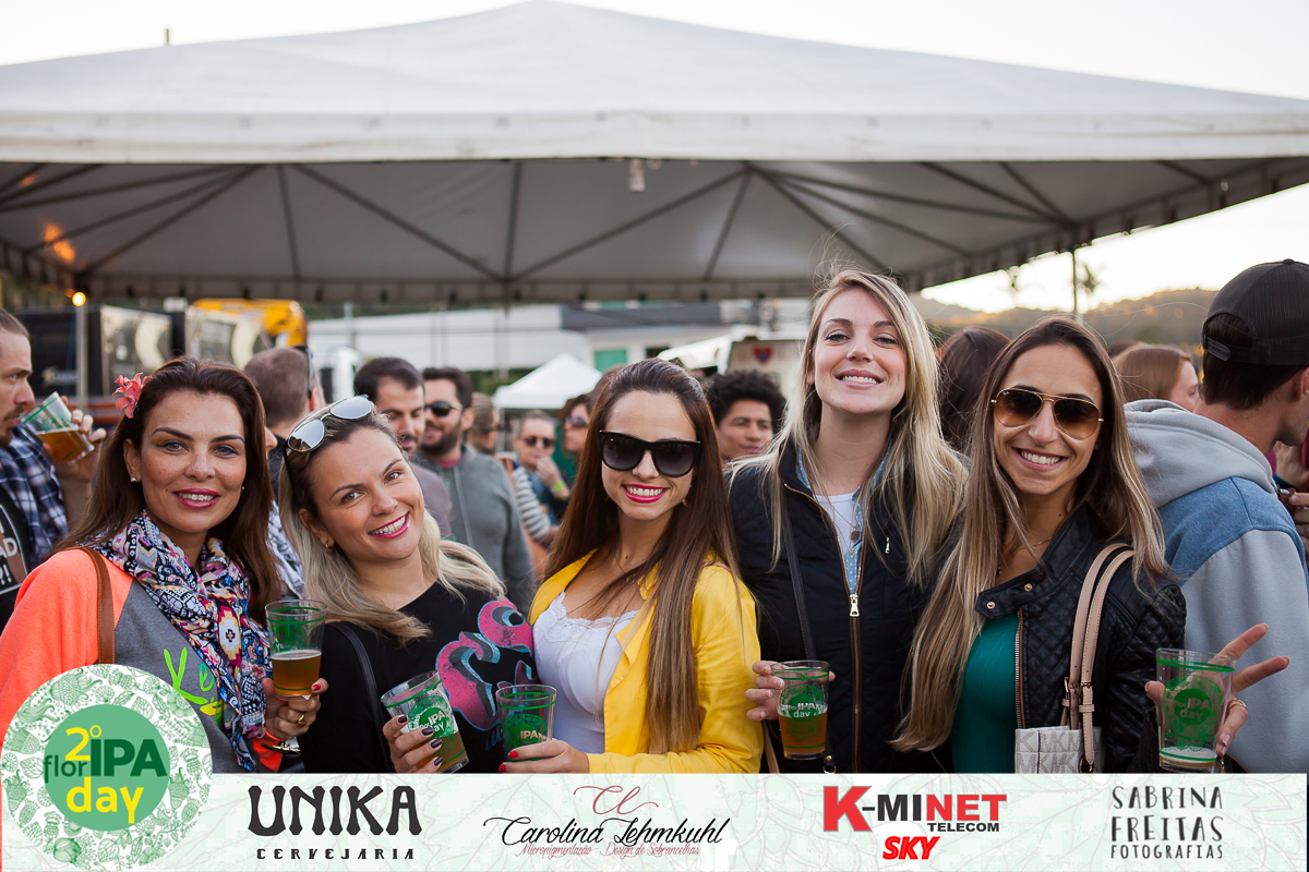 Fotos do evento que aconteceu em Florianópolis - Estacionamento do Burger Break - 2ª Edição FlorIPA Day - Sabrina Freitas Fotografias