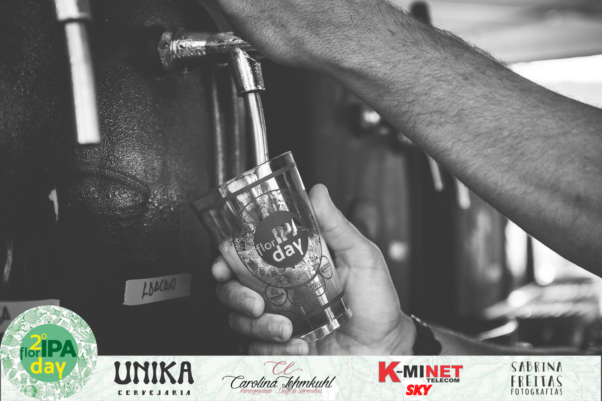 Fotos do evento que aconteceu em Florianópolis - Estacionamento do Burger Break - 2ª Edição FlorIPA Day - Sabrina Freitas Fotografias