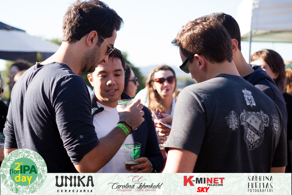 Fotos do evento que aconteceu em Florianópolis - Estacionamento do Burger Break - 2ª Edição FlorIPA Day - Sabrina Freitas Fotografias