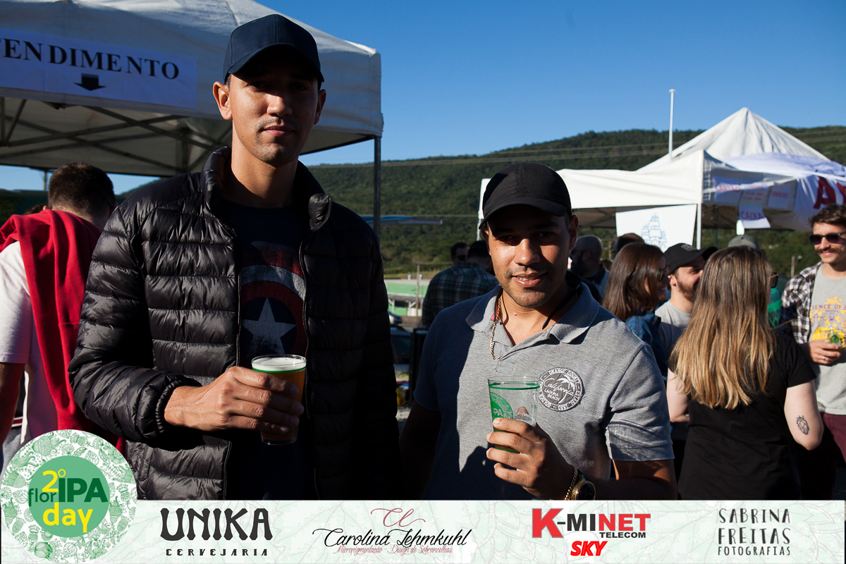 Fotos do evento que aconteceu em Florianópolis - Estacionamento do Burger Break - 2ª Edição FlorIPA Day - Sabrina Freitas Fotografias