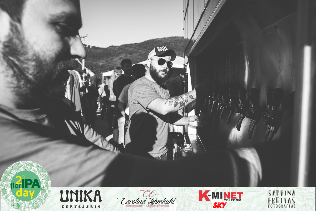 Fotos do evento que aconteceu em Florianópolis - Estacionamento do Burger Break - 2ª Edição FlorIPA Day - Sabrina Freitas Fotografias