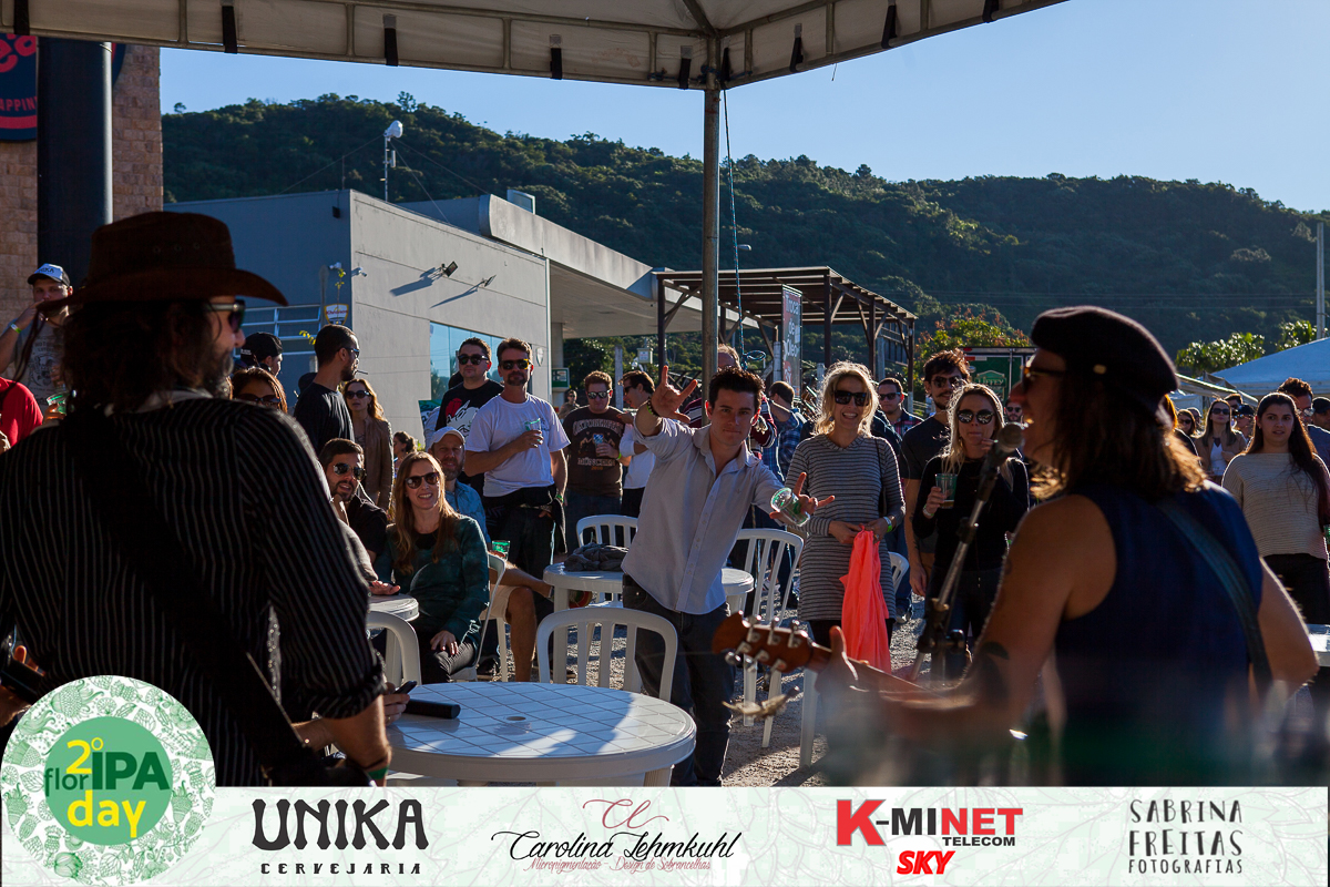 Fotos do evento que aconteceu em Florianópolis - Estacionamento do Burger Break - 2ª Edição FlorIPA Day - Sabrina Freitas Fotografias