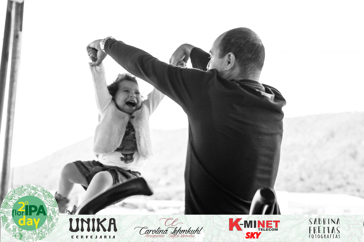 Fotos do evento que aconteceu em Florianópolis - Estacionamento do Burger Break - 2ª Edição FlorIPA Day - Sabrina Freitas Fotografias