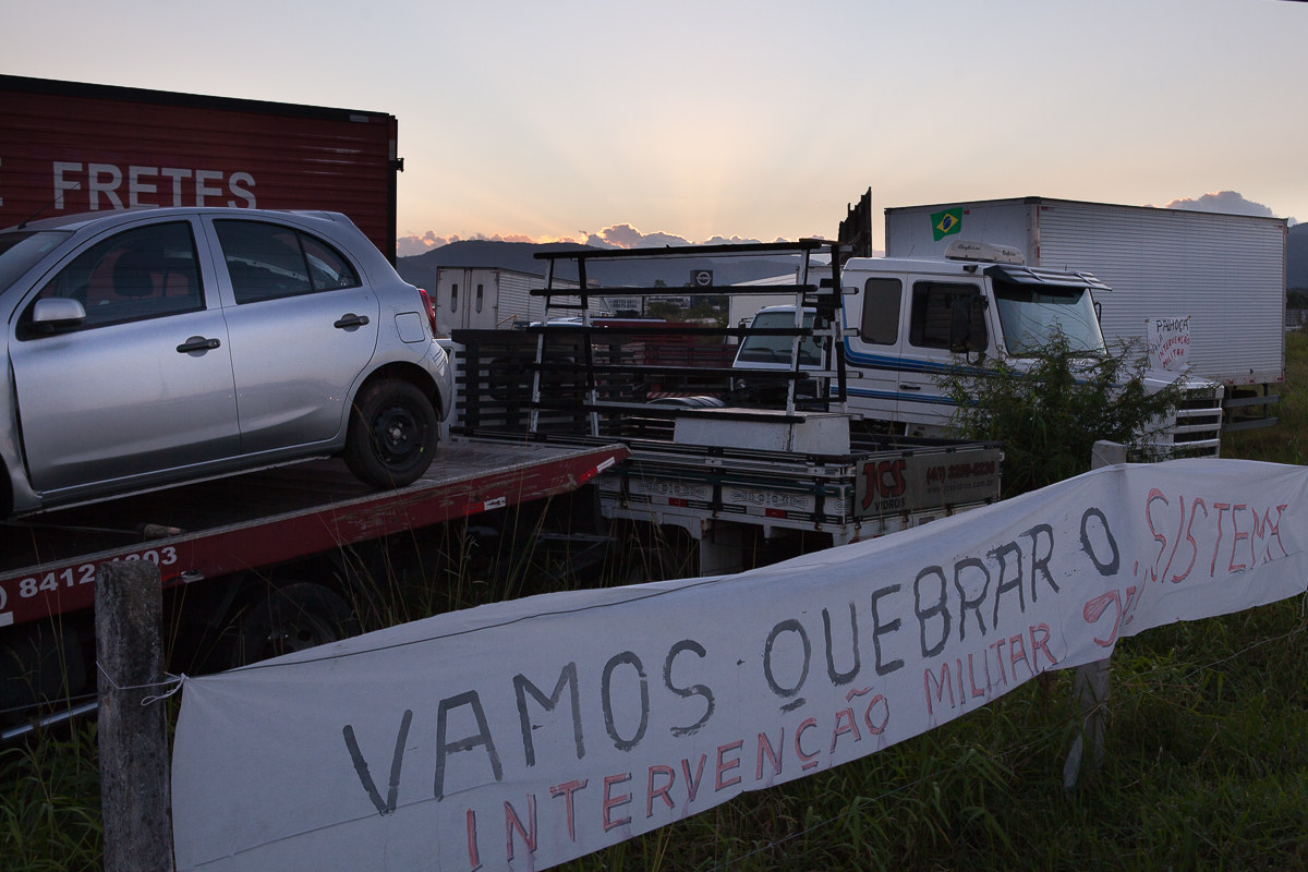 Fotografias das manifesta&ccedil;&otilde;es dos caminhoneiros em Palho&ccedil;a, registro feito por Sabrina Freitas Fotografias