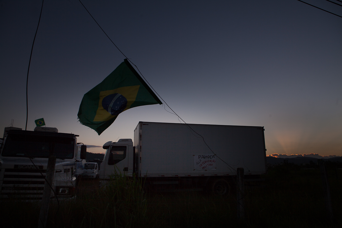 Fotografias das manifesta&ccedil;&otilde;es dos caminhoneiros em Palho&ccedil;a, registro feito por Sabrina Freitas Fotografias