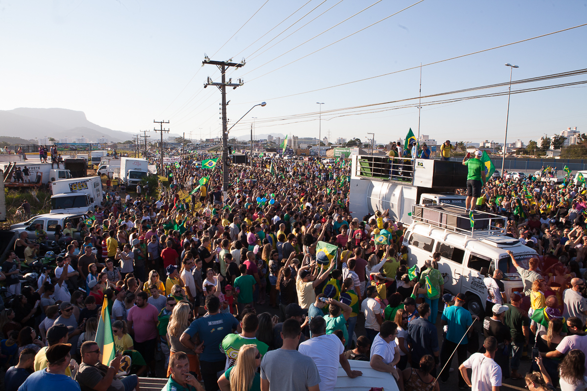 Fotografias das manifesta&ccedil;&otilde;es dos caminhoneiros em Palho&ccedil;a, registro feito por Sabrina Freitas Fotografias