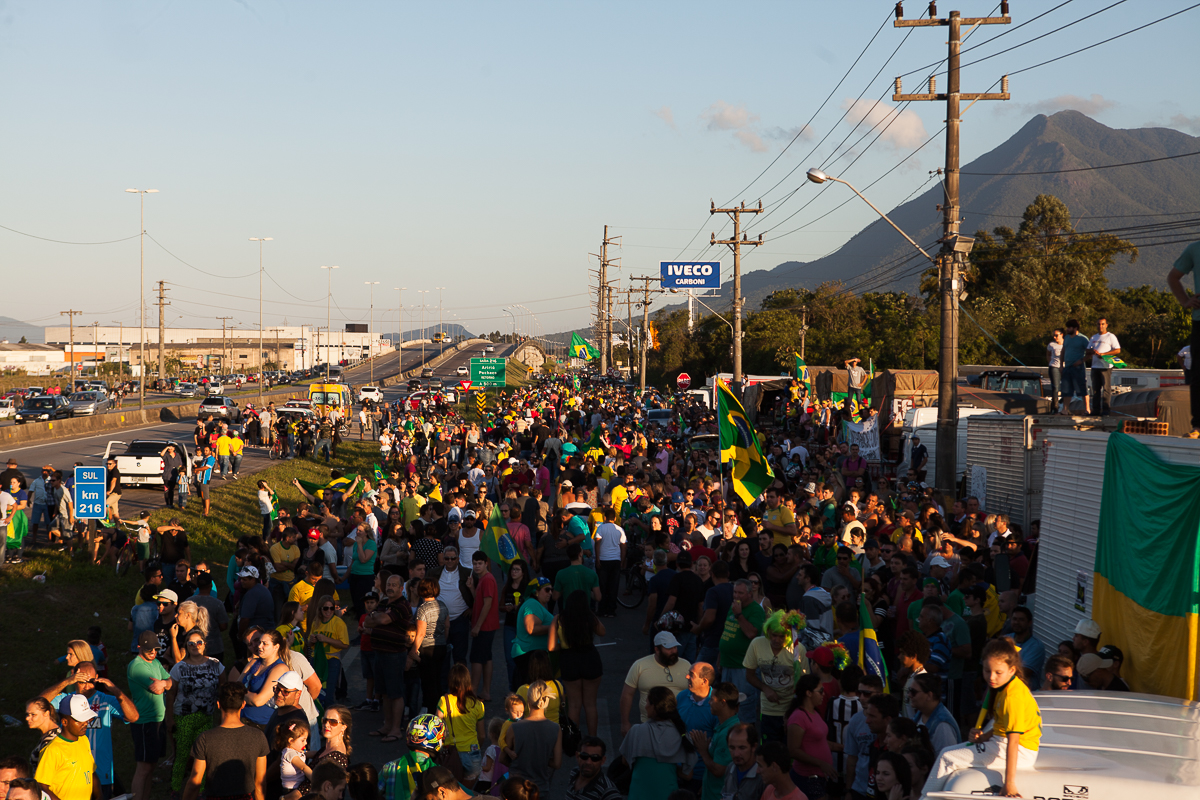 Fotografias das manifesta&ccedil;&otilde;es dos caminhoneiros em Palho&ccedil;a, registro feito por Sabrina Freitas Fotografias