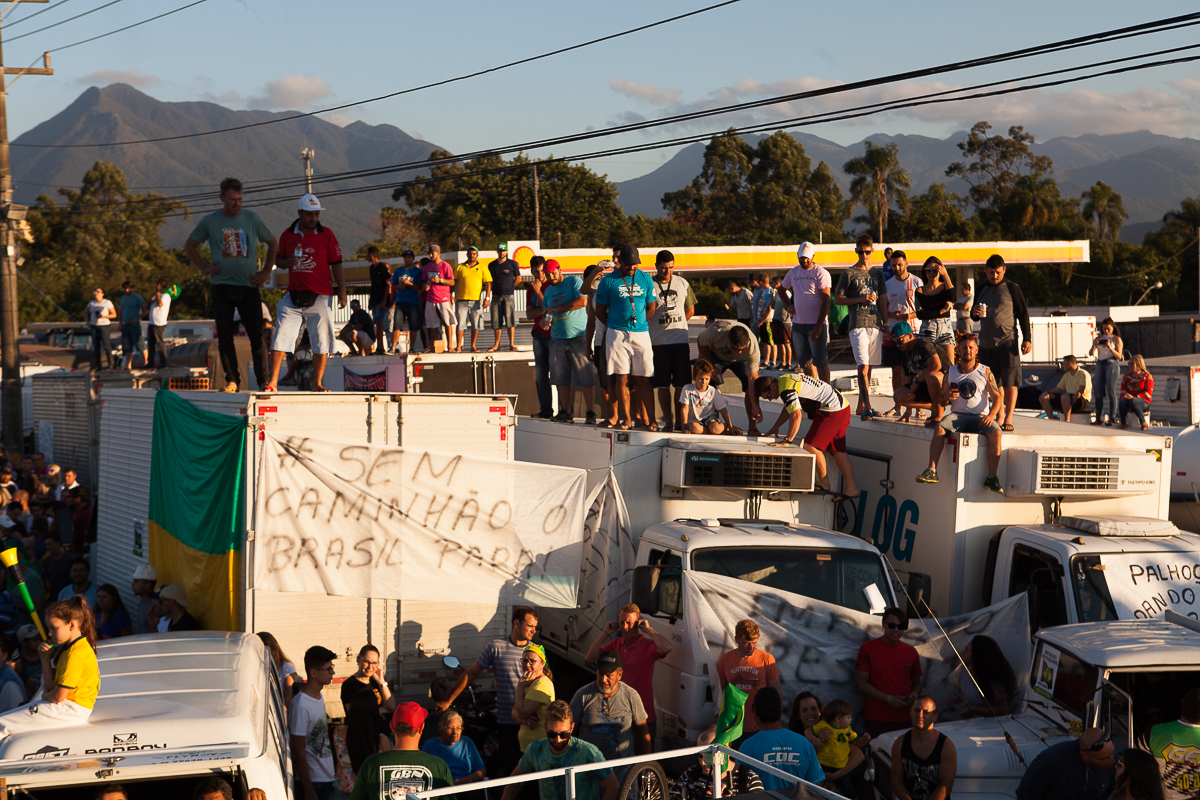 Fotografias das manifesta&ccedil;&otilde;es dos caminhoneiros em Palho&ccedil;a, registro feito por Sabrina Freitas Fotografias