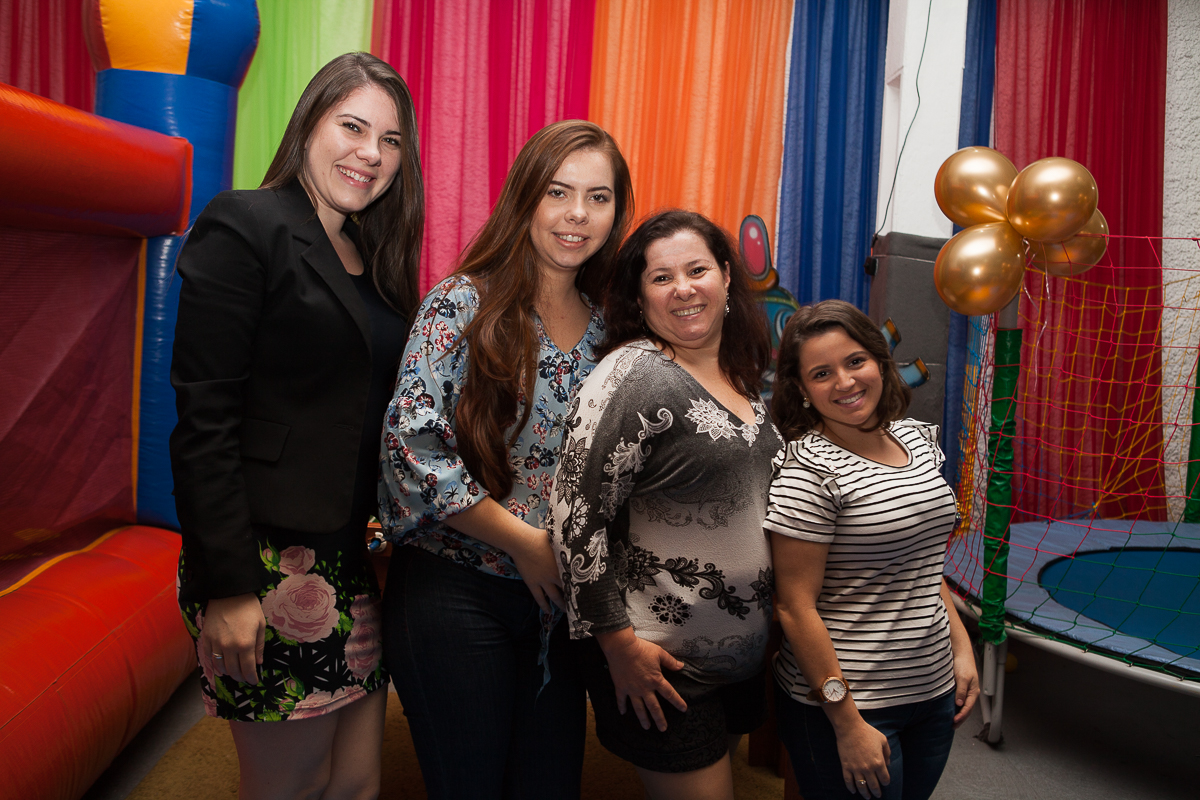 Fotografias ch&aacute; de beb&ecirc; do Pedro na F&aacute;brica de Festa localizada na Ponte do Imaruim Palho&ccedil;a Fotos Sabrina Freitas