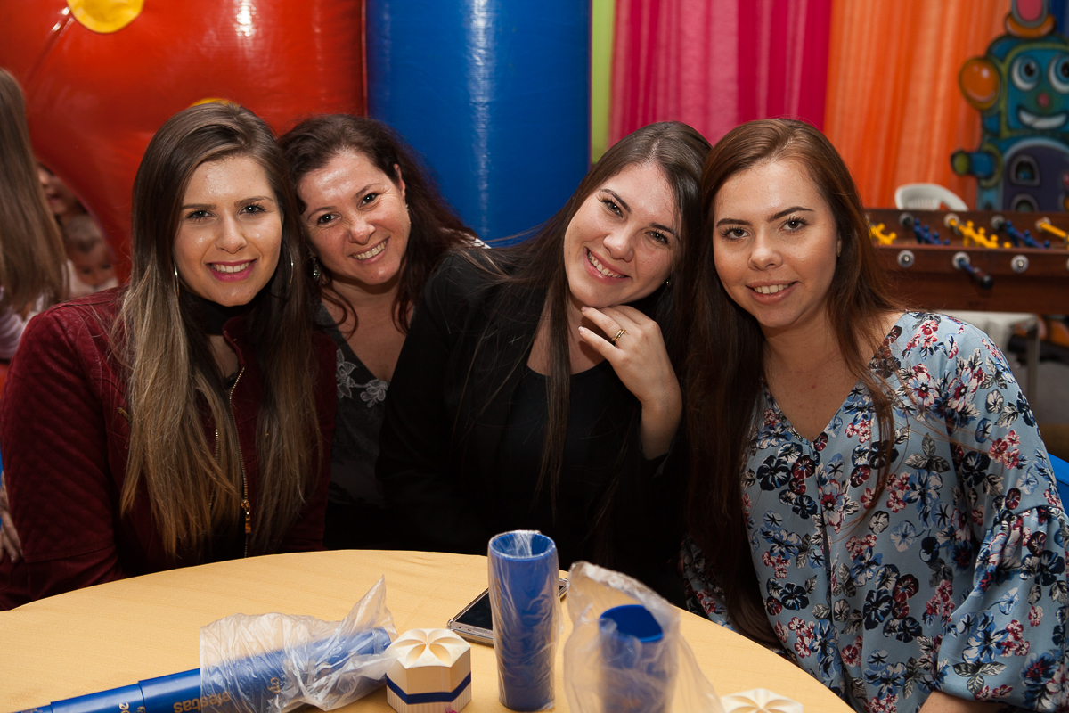 Fotografias ch&aacute; de beb&ecirc; do Pedro na F&aacute;brica de Festa localizada na Ponte do Imaruim Palho&ccedil;a Fotos Sabrina Freitas