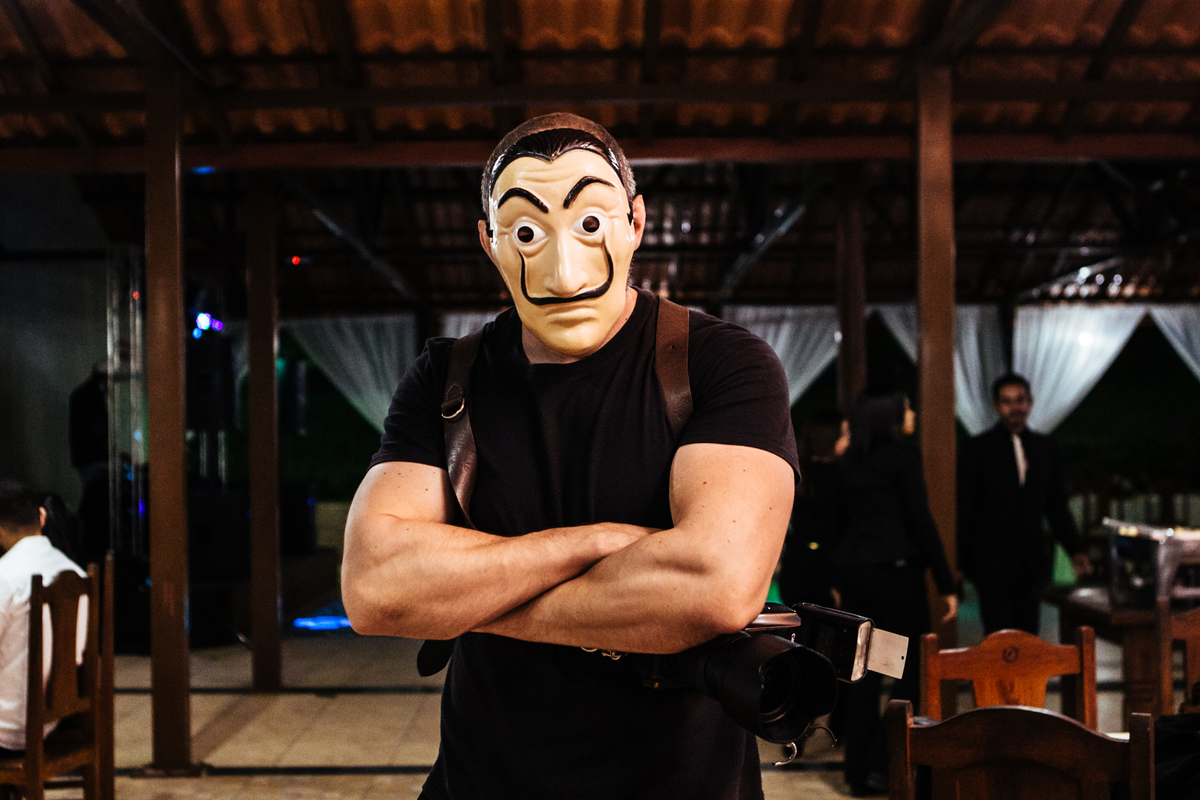 Buuuuuuu! Este é o responsável por capturar toda emoção e alegria que foi o casamento do Bruno e da Amanda. Desejo a vocês, muita felicidade nesta nova etapa. Espero revê-los em breve!