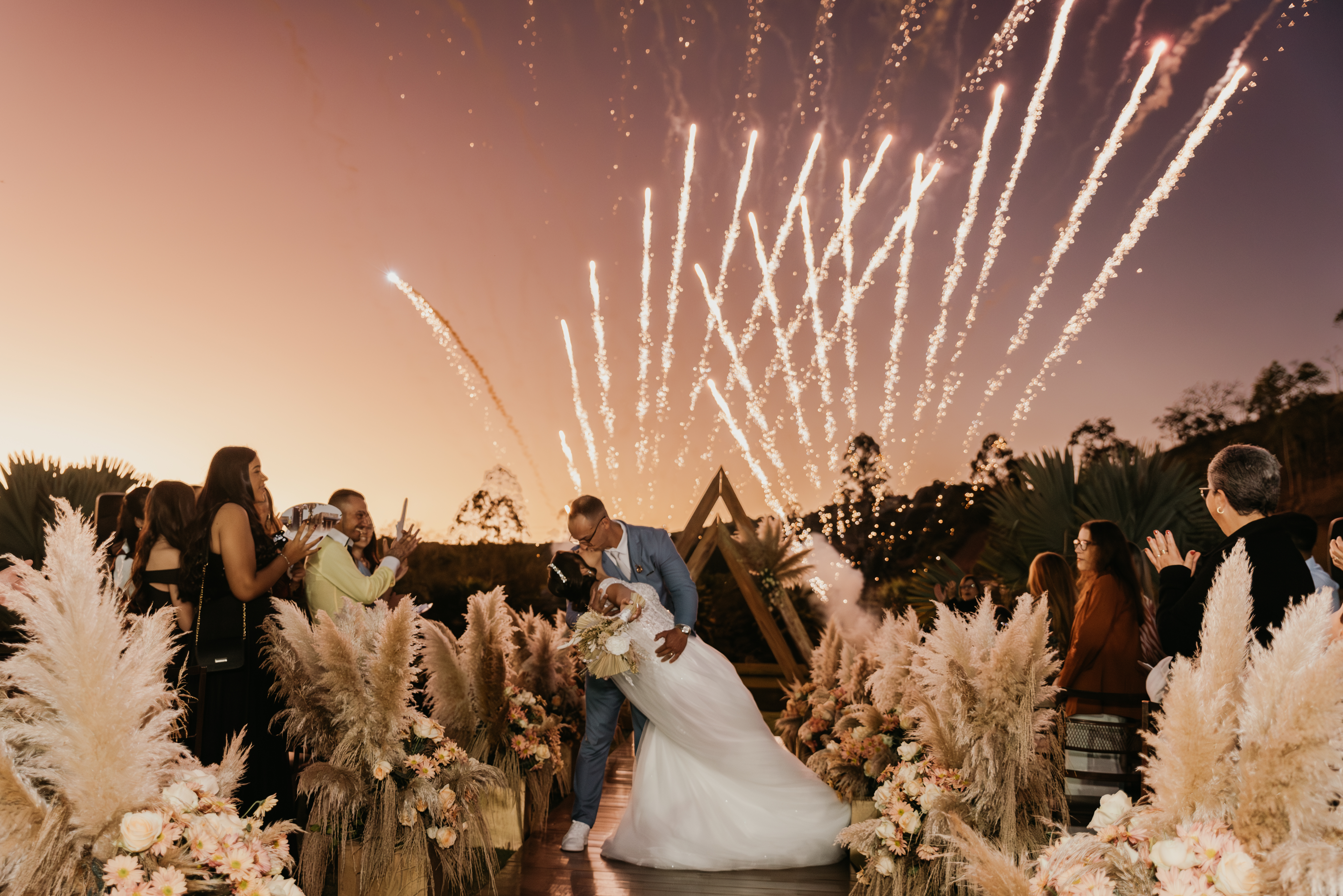 Contate Fotógrafo e Filmaker de Casamentos e 15 Anos - Luciano Marcenes - Conselheiro Lafaiete, Belo Horizonte e região - MG