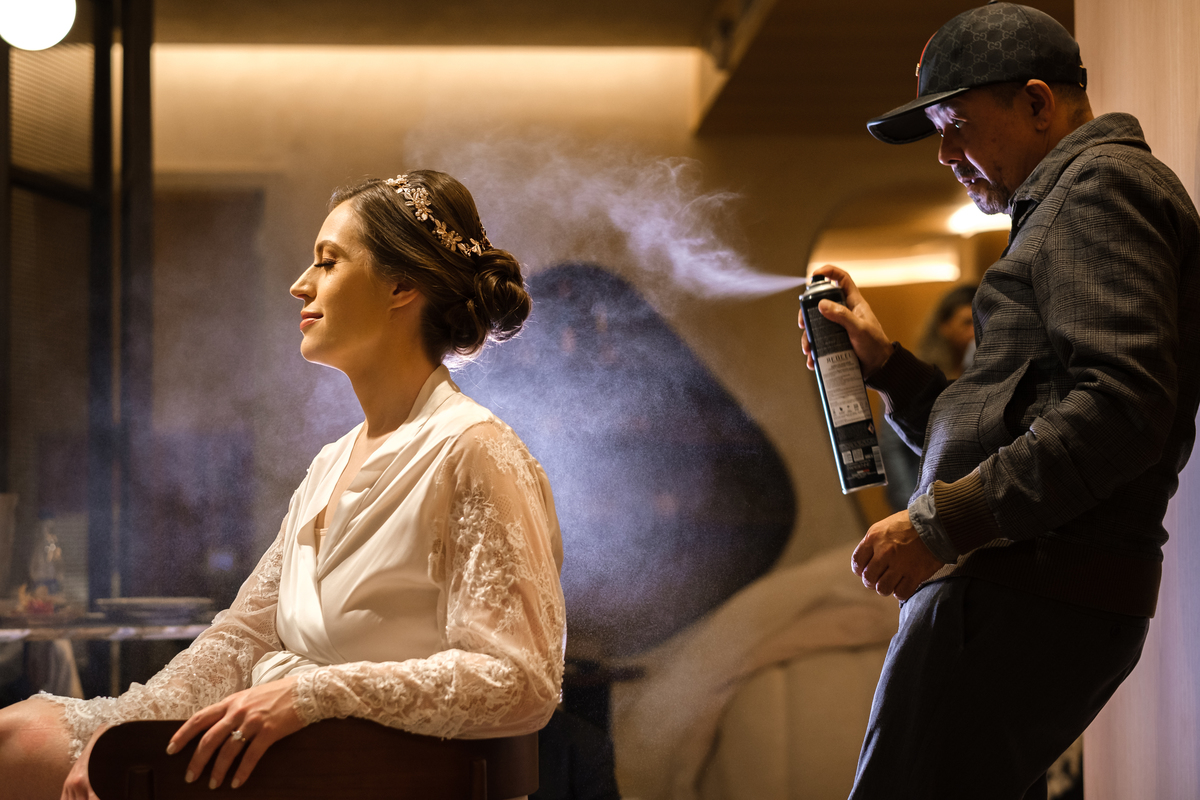 Noiva se arrrumando no Qoya Hotel