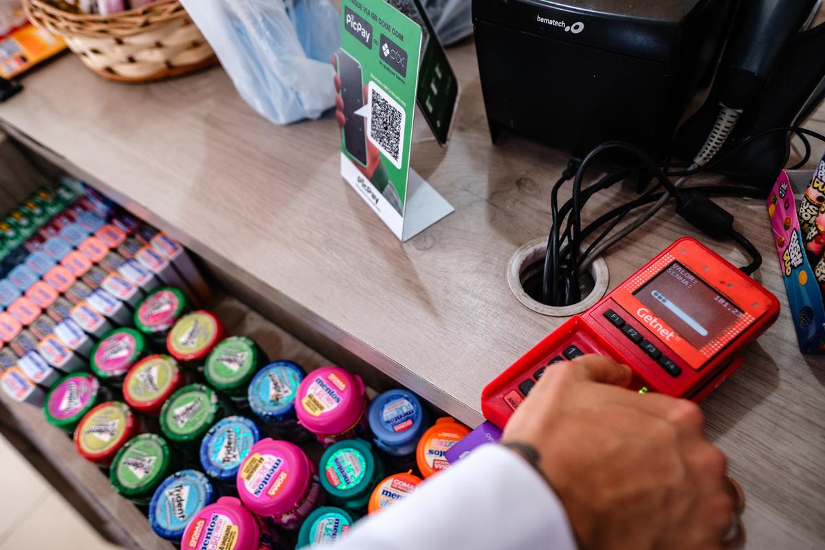 Noivo Parando no Posto de Gasolina