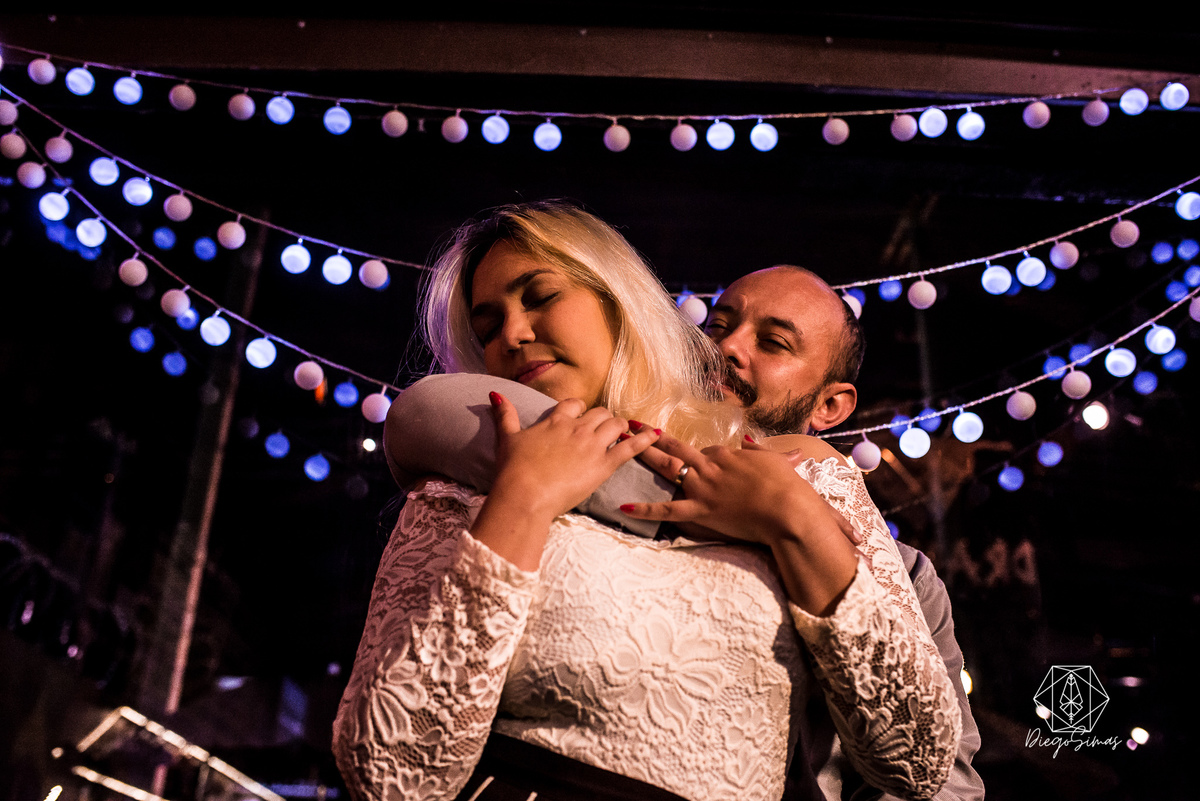 Casal no bar curitiba