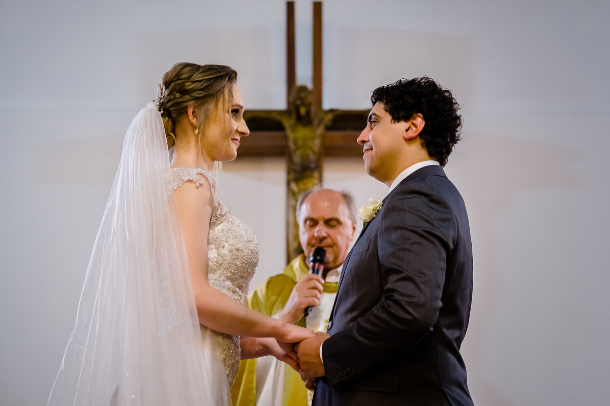 Casamento na Igreja de Santo Agostinho e a festa no Espaço Plaza em Curitiba / PR.
