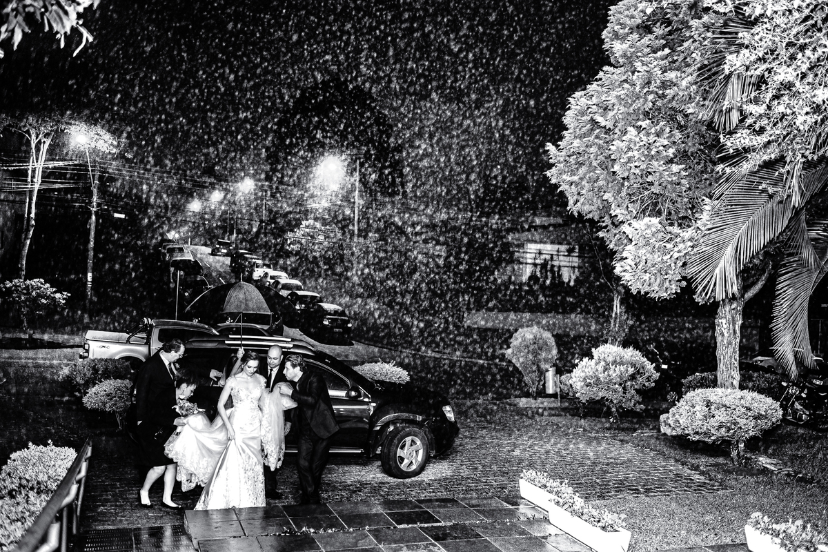 Casamento na Igreja de Santo Agostinho e a festa no Espaço Plaza em Curitiba / PR.