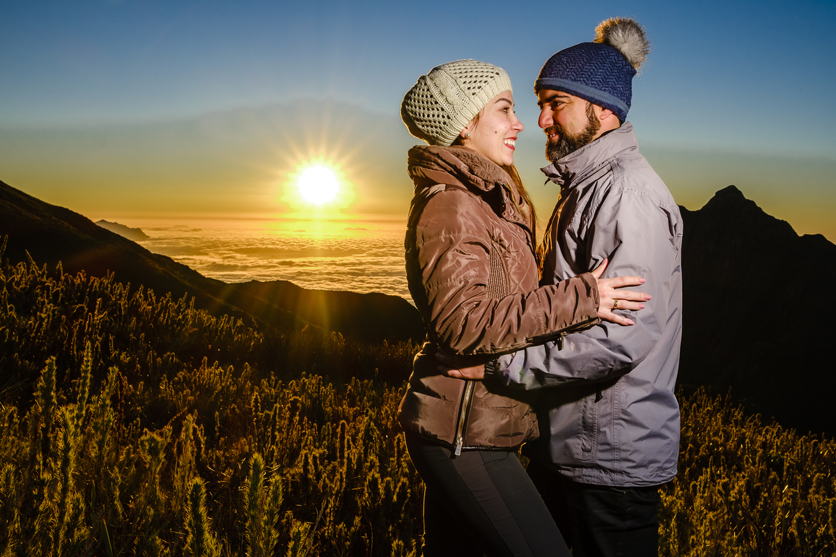 Ensaio de Pré Wedding na Montanha, no Pico do Itapiroca