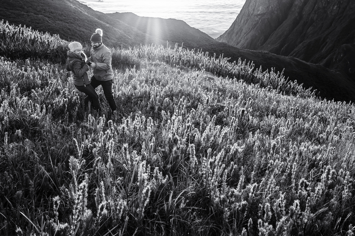 Ensaio de Pré Wedding na Montanha, no Pico do Itapiroca