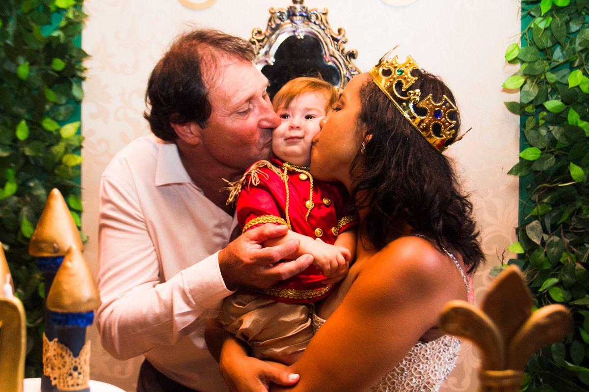 festa infantil, aline paim fotografia, fotografo de familia, festa infantil tema rei, festa de menino, papais, familia real