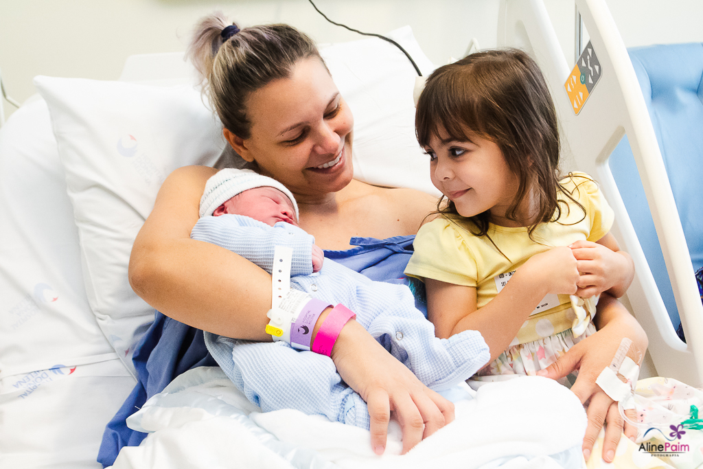 mãe de dois agora, super feliz com seus filhos lindos, fotografia da aline paim fotografia