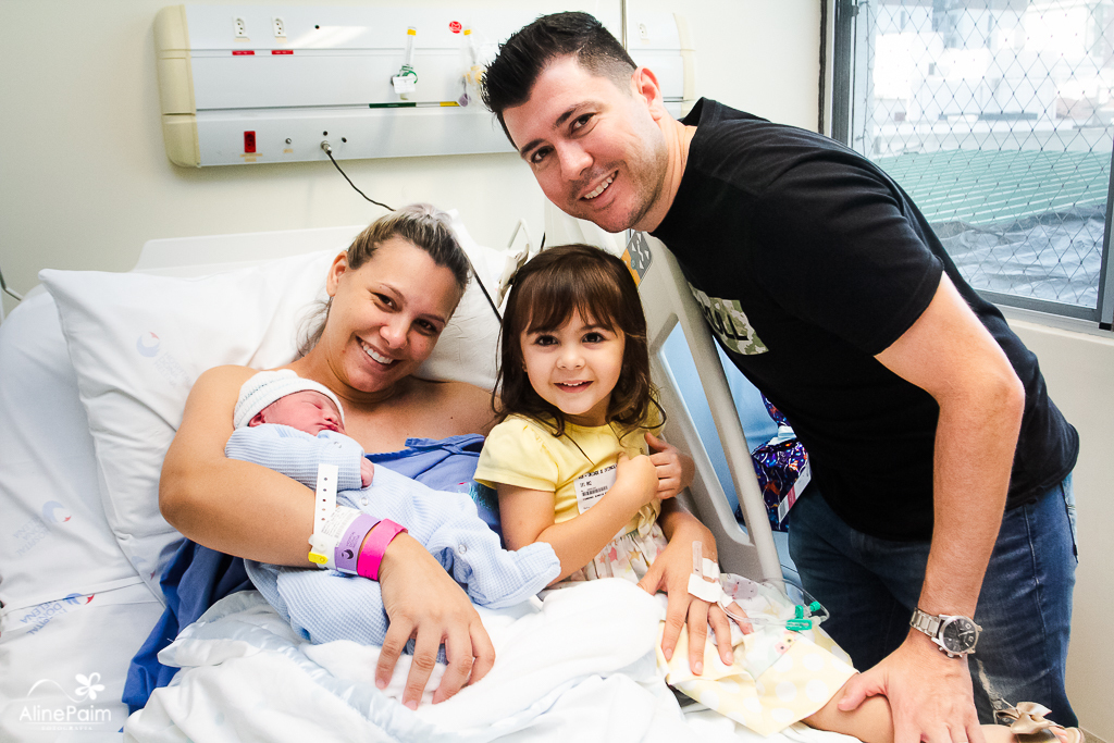 família feliz e completa com a chegada do theo!  fotografia aline paim fotografia 