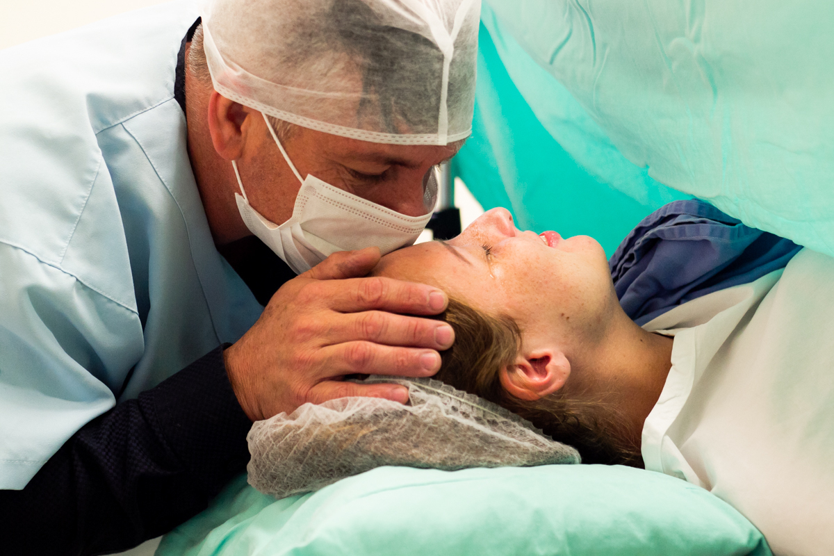 para mim aline paim foi emocionante fotografar este parto, casal estava muito feliz com o nascimento da primeira filha dos dois