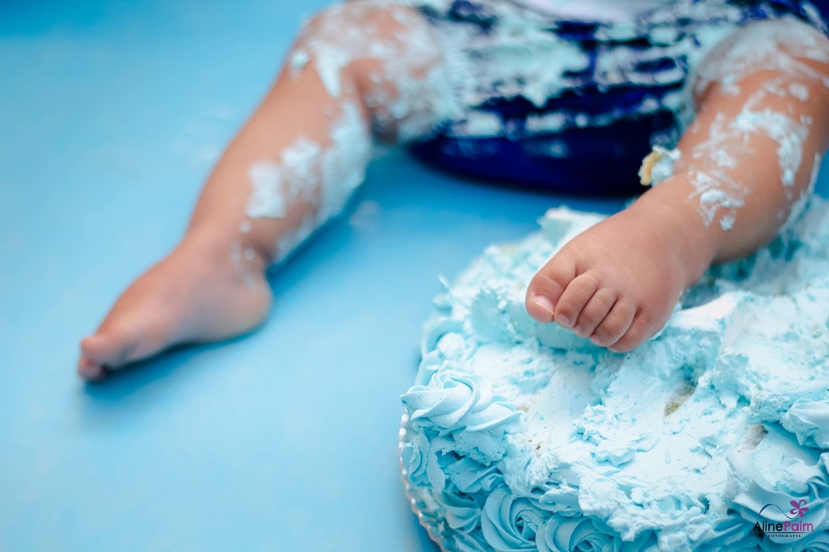 fotografia de detalhe, ensaio the cake sao bento do sul, smash the cake menino, smash the cake 1 ano, pezinho, aline paim fotografia, 