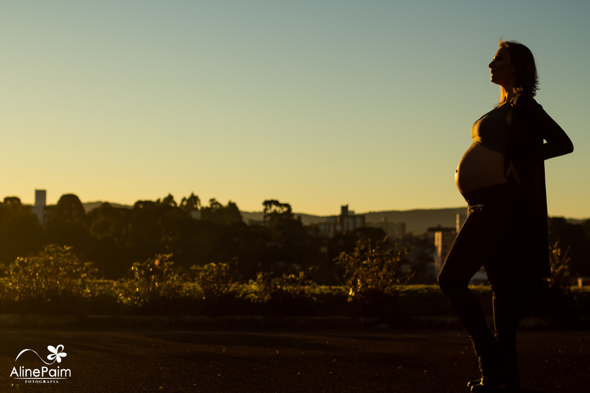 fotografia de gravida em sao bento do sul, foto contra luz de gravida, foto contra luz de gestante, silhueta de gravida, silhueta de gestante, melhor fotografo de sao bento do sul