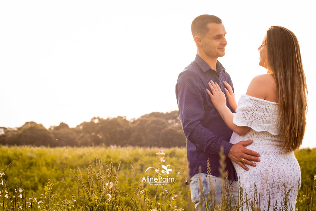 ensaio fotografico de gestante feito pela aline paim fotografia, em campo alegre, ensaio externo no campo, ensaio fotografico externo no campo, ensaio gravida no campo, melhor fotografo de familia
