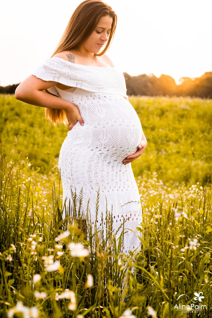 aline paim fotografia registrou esta gravida, ensaio gestante ao ar livre, fotografia de gestante no campo, sao bento do sul, campo alegre, joinville,