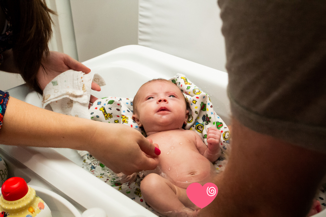 aline paim fotografia, melhor fotografa de familia de sao bento do sul, fotografia de familia em santa catarina, ensaio fotografico infantil, bebe tomando banho