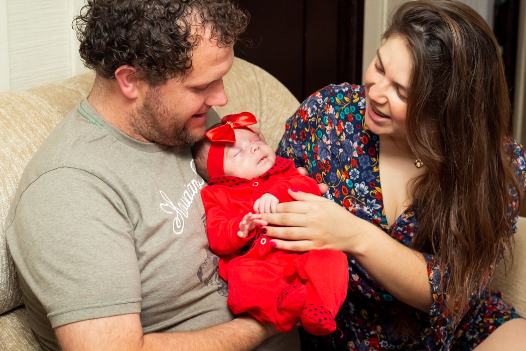 aline paim fotografia, sao bento do sul, campo alegre, fotógrafa de familia em santa catarina, melhor fotografa de familia de santa catarina, ensaio fotografico de familia em casa, book familia com bebe, fotos life style